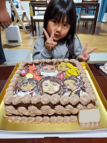 似顔絵と好きなキャラクター達のケーキ
