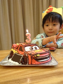 マックィーンの立体ケーキ