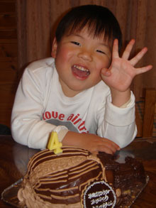 カブトムシ 誕生日ケーキを最短3日でお届け キャラクターケーキ通販の キャラケーキ Com 検索結果