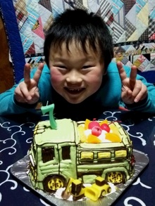 ダンプトラックのお誕生日ケーキ