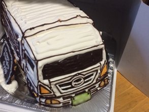 トラックの立体ケーキ