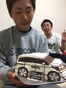 誕生日、愛車の立体ケーキ