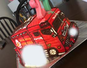 消防車の立体ケーキ、ご家族のお誕生日