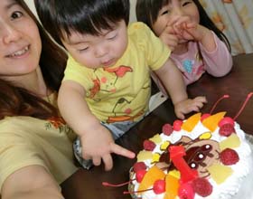 アンパンマンのキャラケーキ、1歳のお誕生日