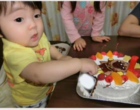 アンパンマンのキャラケーキ、1歳のお誕生日