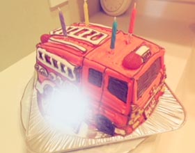 消防車の立体ケーキ、お子様のお誕生日