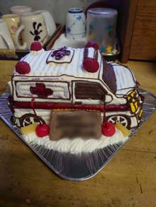 救急車のケーキご注文のお客様ご感想1 2ページ目 最短3日で美味しい生ケーキをお届け キャラクターケーキ通販のキャラケーキ com