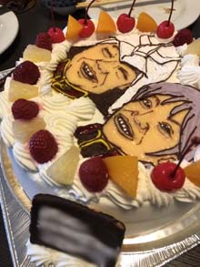 デザインはもちろんですが ケーキの味が非常においしく驚きました 似顔絵とガンダムのコラボケーキ 最短3日で美味しい生ケーキ をお届け キャラクターケーキ通販のキャラケーキ Com