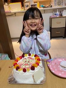 とても美味しく みんなぺろっと食べました 最短3日で美味しい生ケーキをお届け キャラクターケーキ通販のキャラケーキ Com