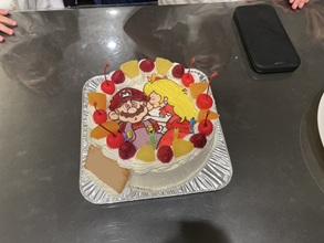 マリオとピーチ姫のキャラクターケーキ